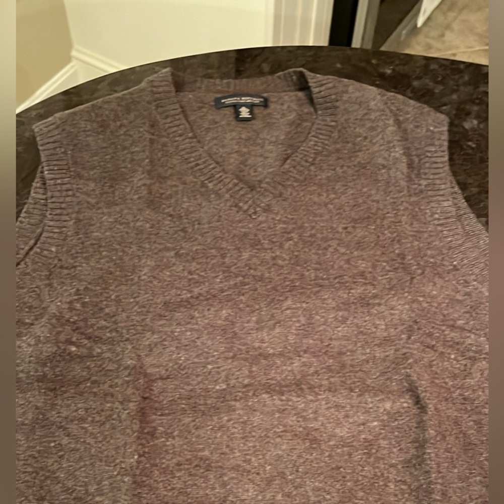 XL men’s pullover v-neck vest- 100% merino wool
